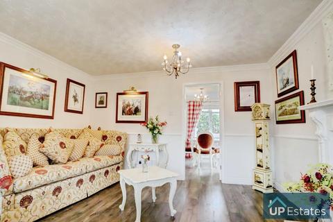 3 bedroom detached house for sale, Penzance Way, Nuneaton