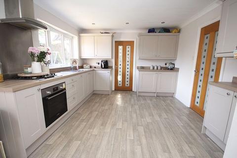 4 bedroom detached house for sale, PICKSLEY CRESCENT, HOLTON LE CLAY