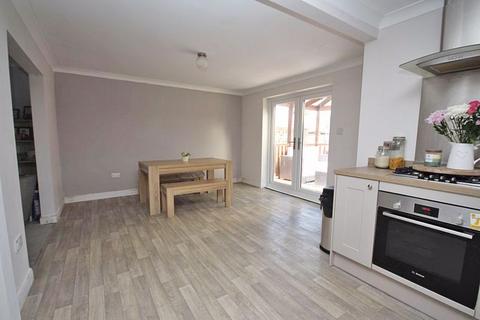 4 bedroom detached house for sale, PICKSLEY CRESCENT, HOLTON LE CLAY