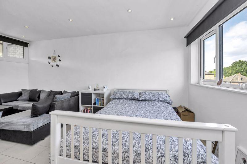 Sitting Room/Bedroom