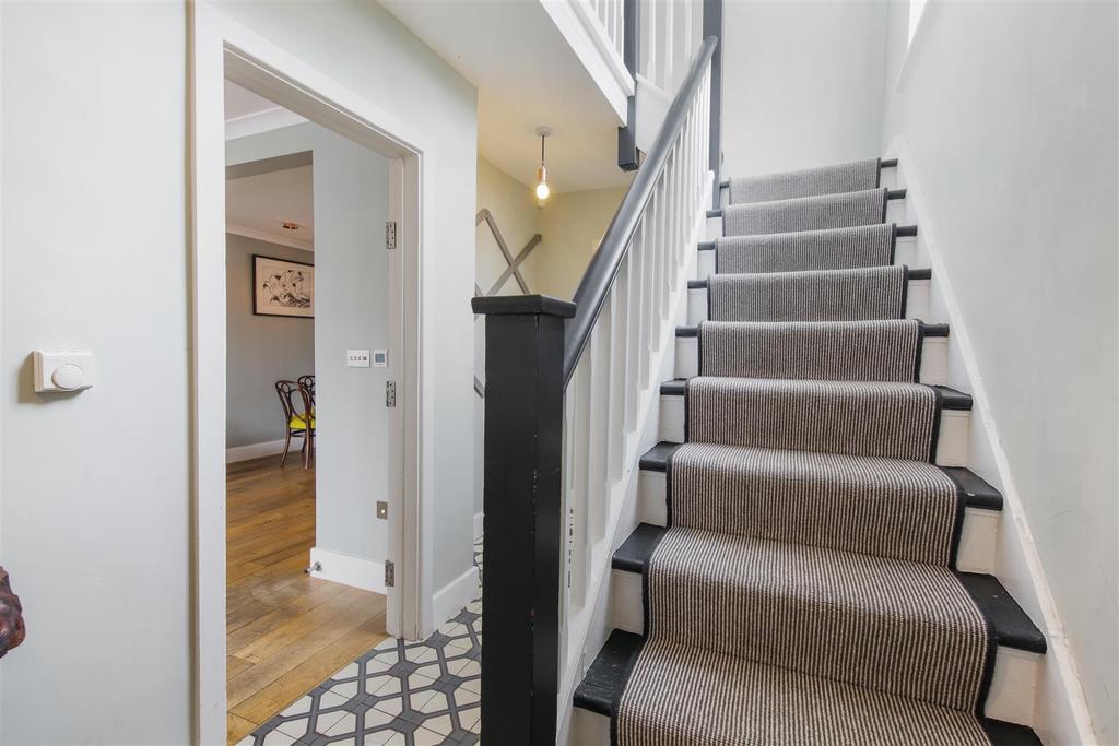 82 Tanfield Avenue - f CGNEFm E6v Mx2m AMIvm6.jpg