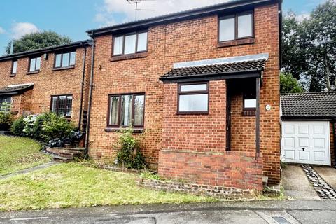 Polegate, Luton