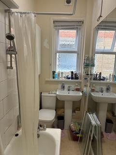 2 bedroom flat to rent, Parkwood Road, Bournemouth BH5