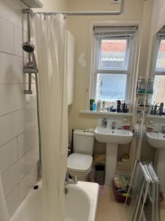 2 bedroom flat to rent, Parkwood Road, Bournemouth BH5