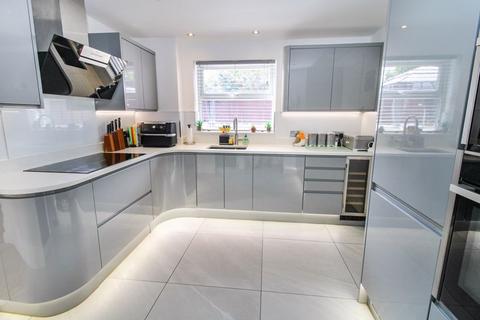 4 bedroom detached house for sale, Jasmine Close, Biggleswade SG18