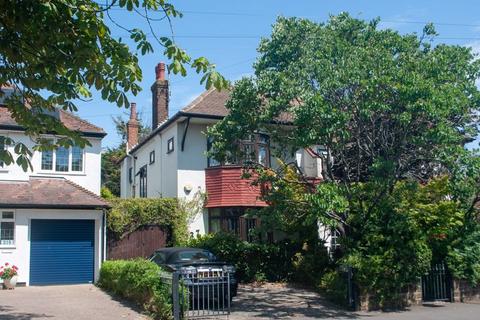 3 bedroom semi-detached house for sale, Prittlewell Chase, Westcliff-On-Sea