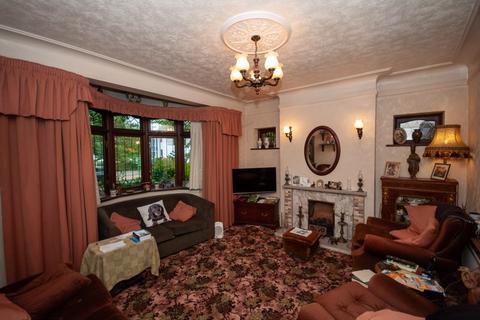 3 bedroom semi-detached house for sale, Prittlewell Chase, Westcliff-On-Sea