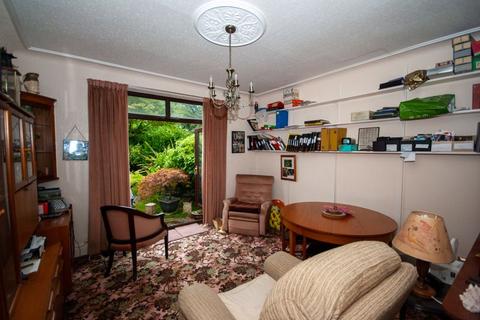 3 bedroom semi-detached house for sale, Prittlewell Chase, Westcliff-On-Sea