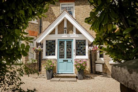 6 bedroom detached house for sale, High Street, Sandwich CT13