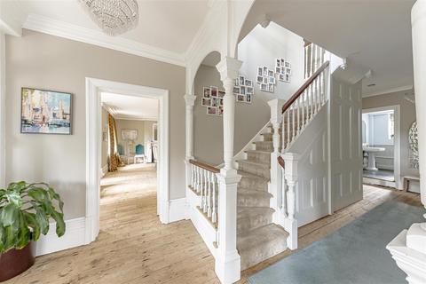 6 bedroom detached house for sale, High Street, Sandwich CT13