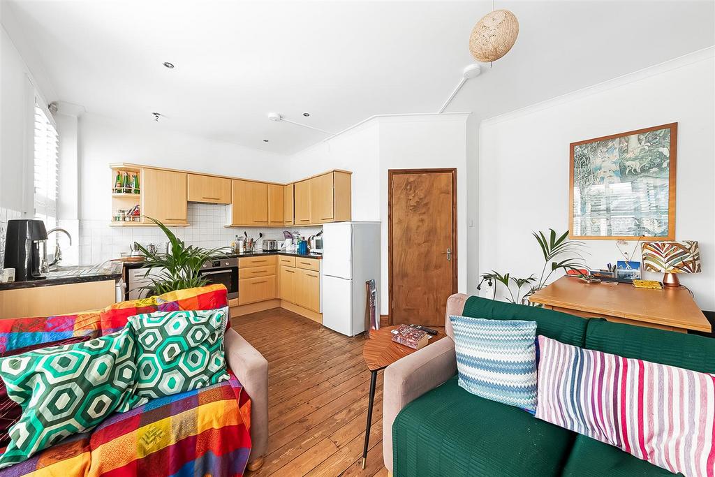 Lounge Kitchen