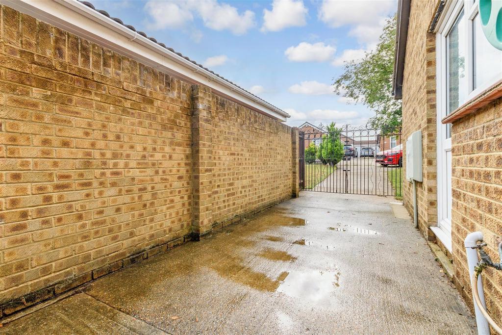 Driveway/Parking