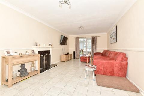 1 Burton Close, Folkestone, CT19 5LY