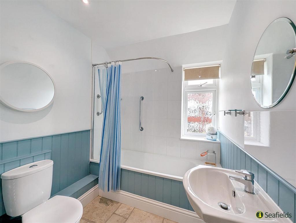 1 of 4 Bath/Showers