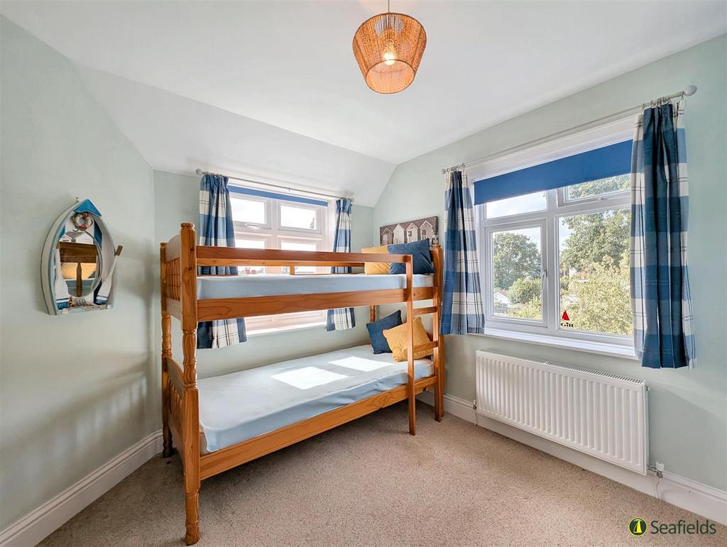 1 of 4-5 Bedrooms