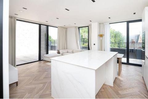 3 bedroom apartment to rent, 3 Cluny Mews, London, SW5 9AG