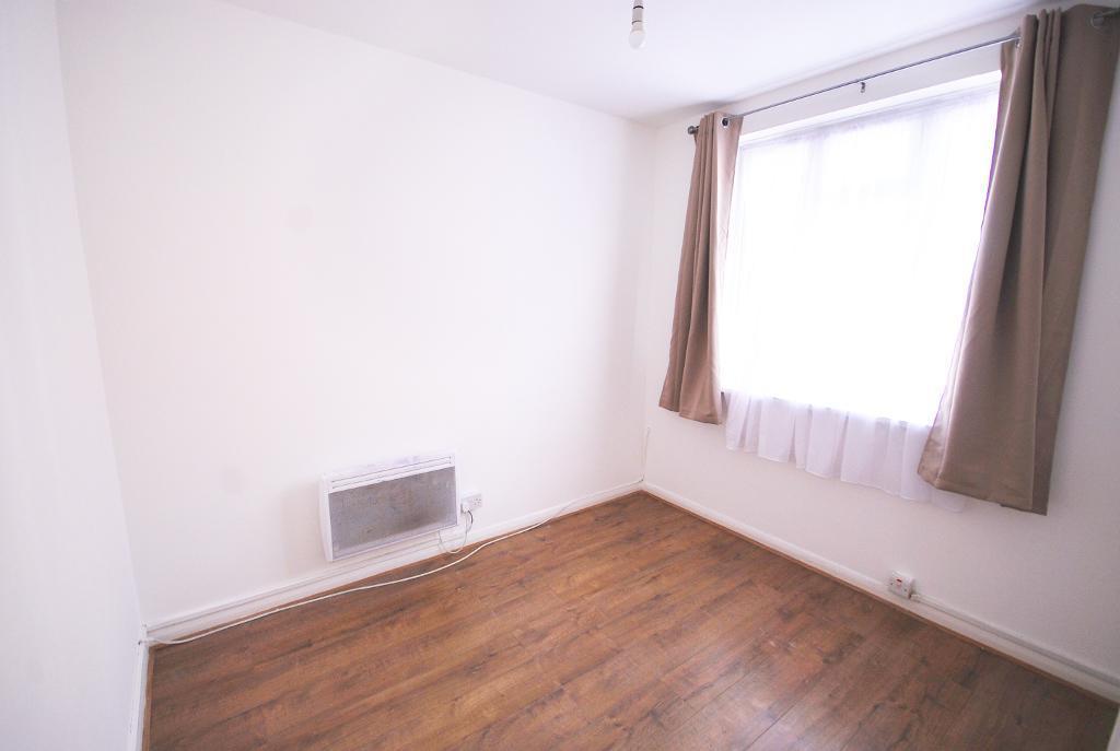 Apartment in WEMBLEY - View 5