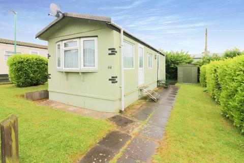 1 bedroom park home to rent, Luton LU3