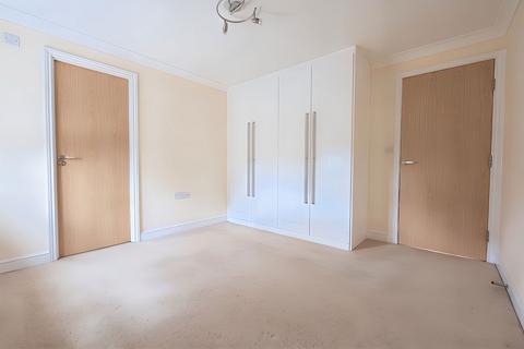 3 Hardingham Close, Carterton, OX18 1AU