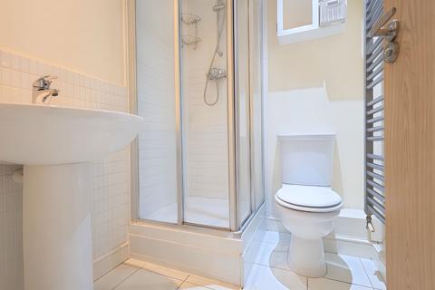 3 Hardingham Close, Carterton, OX18 1AU