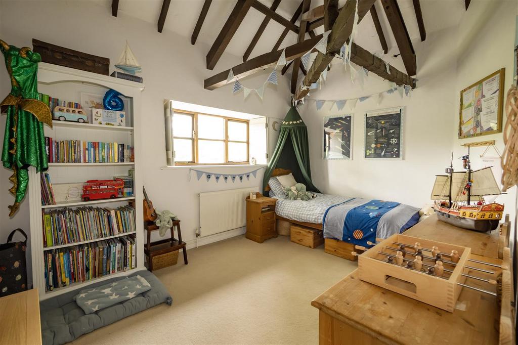 Upstairs bedroom middle