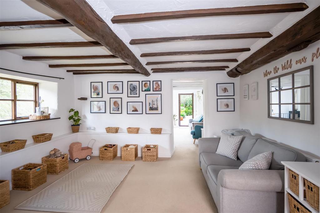 Downstairs middle room