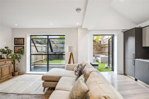 2 bedroom apartment for sale, Waynflete Street, SW18