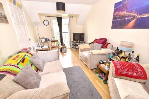 2 bedroom apartment for sale, Whitehall Green, Leeds, West Yorkshire