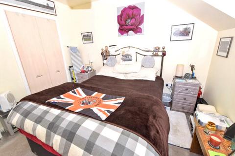 2 bedroom apartment for sale, Whitehall Green, Leeds, West Yorkshire