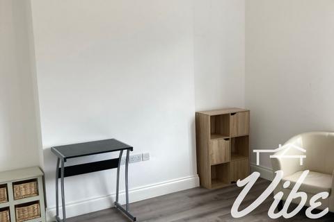 Warehouse to rent, 1 Hillmarton Rd London N7 9JE