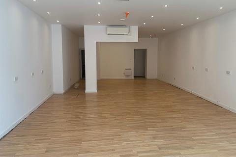Retail property (high street) to rent, 152 South St Perth PH2 8PA