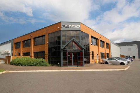 Distribution warehouse to rent, Siskin Dr Coventry CV3 4FX