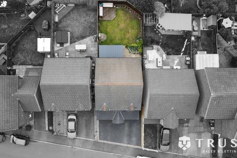 4 bedroom detached house for sale, Little Green Lane, Heckmondwike, WF16