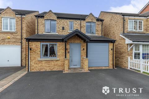 4 bedroom detached house for sale, Little Green Lane, Heckmondwike, WF16