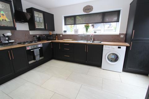 2 bedroom semi-detached house for sale, Pine Road, Oldbury B69