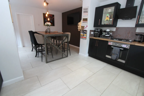 2 bedroom semi-detached house for sale, Pine Road, Oldbury B69