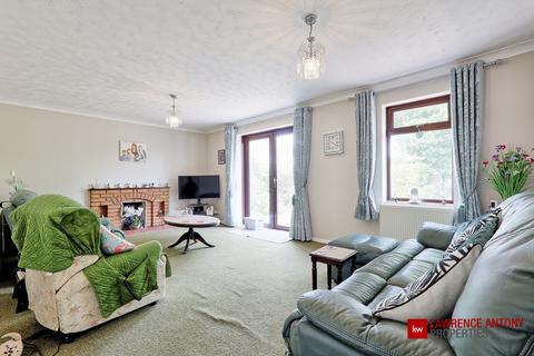 83 Alexandra Road, Rayleigh, SS6 8HT