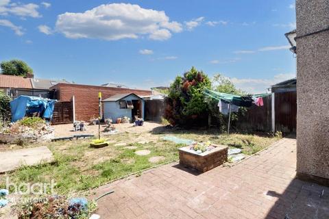 3 bedroom end of terrace house for sale, Stanhope Road, Greenford