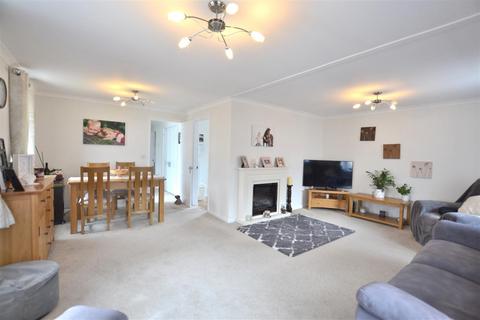 2 bedroom mobile home for sale, Water End Park, Old Basing RG24