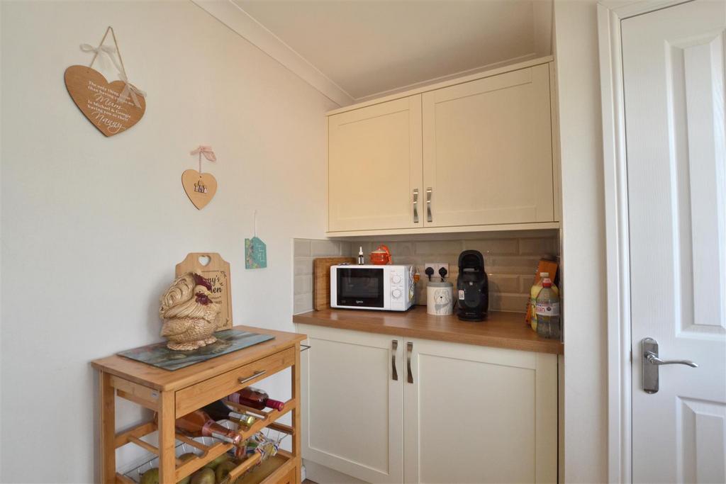 Kitchen 2.JPG