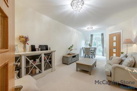 1 bedroom apartment for sale, Watson Place, Trinity Road, Chipping Norton, Oxfordshire, OX7 5AJ