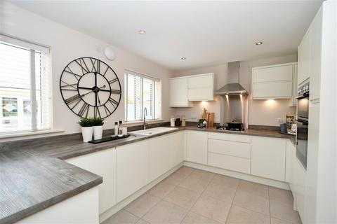 4 bedroom detached house for sale, Pillar Way, Scartho DN33