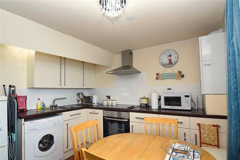 2 bedroom penthouse for sale, Queens Parade, Scarborough, North Yorkshire, YO12