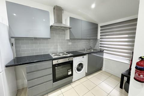 3 bedroom flat to rent, Hackney Road, Bethnal Green, London, E2 9ED, UK