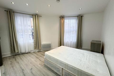 3 bedroom flat to rent, Hackney Road, Bethnal Green, London, E2 9ED, UK