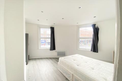 3 bedroom flat to rent, Hackney Road, Bethnal Green, London, E2 9ED, UK