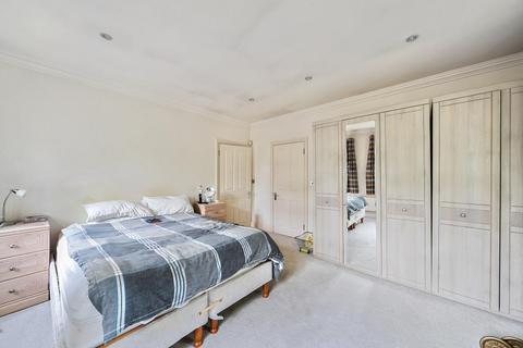 undefined, Chalgrove Gardens,  Finchley,  N3