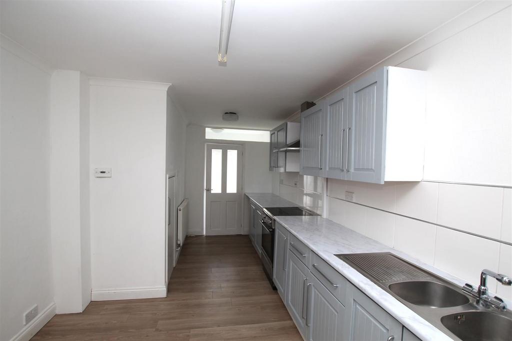 Kitchen - b.JPG