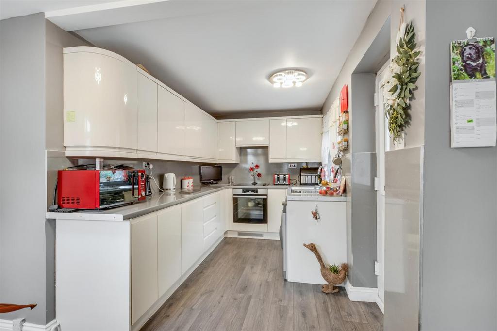 Kitchen 1.jpeg