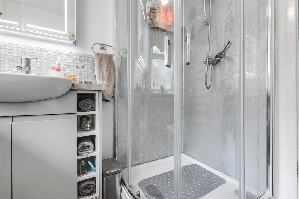 Shower Room 2.jpeg